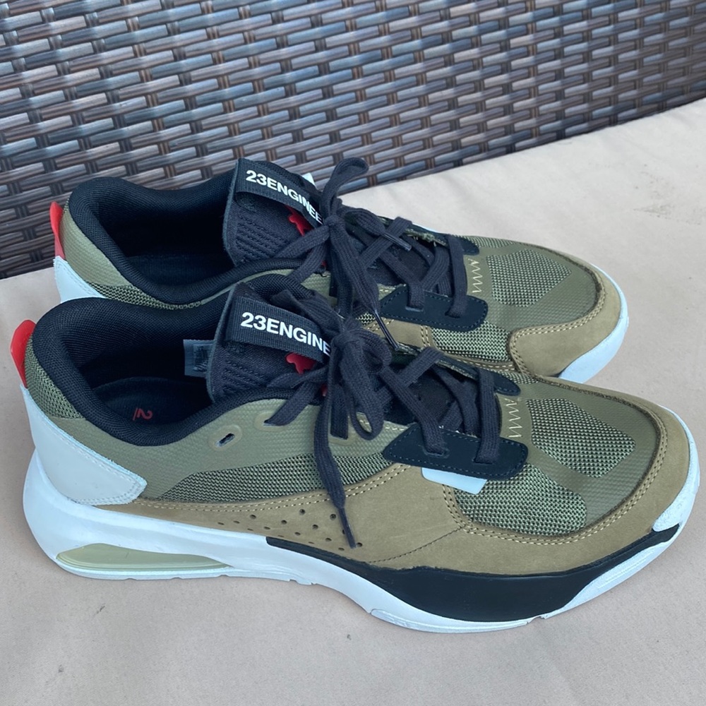 Jordan Air 200E Olive SIZE 11